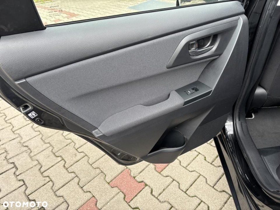 Toyota Auris - 12