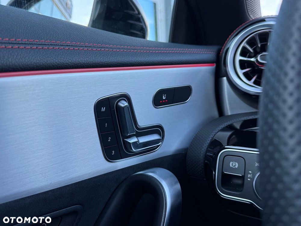 Mercedes-Benz CLA 200 AMG Line 7G-DCT - 22