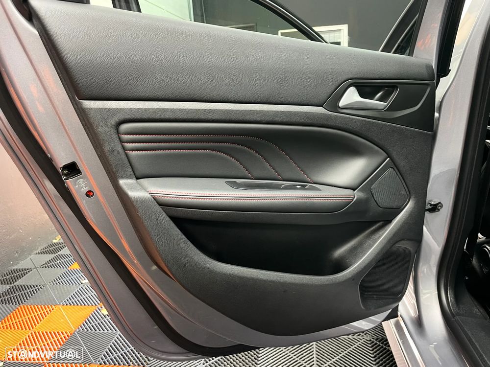 Peugeot 308 SW 1.5 BlueHDi GT EAT8 - 17