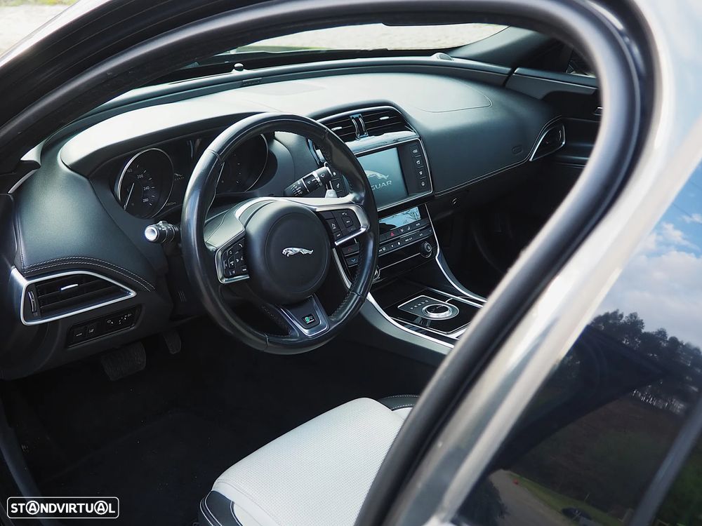 Jaguar XE 20d Aut. R-Sport - 13