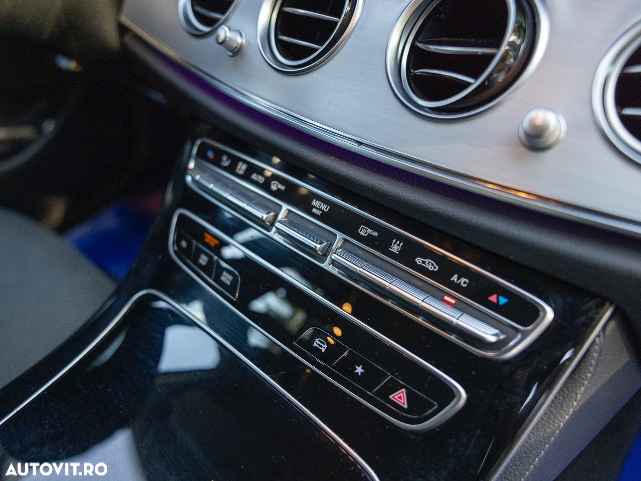 Mercedes-Benz E 300 de 4MATIC Aut. - 36