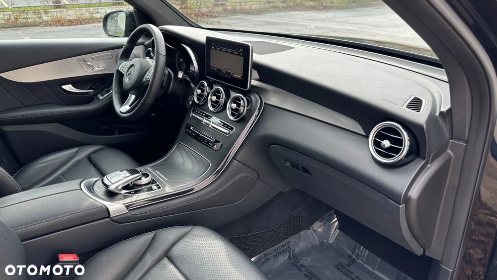 Mercedes-Benz GLC 300 4Matic 9G-TRONIC - 18