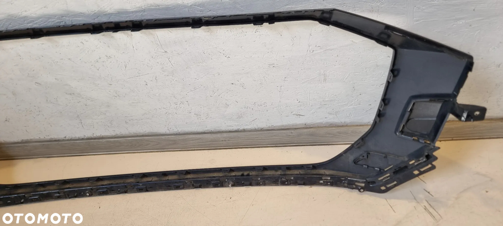 Ramka grilla (atrapa) AUDI Q8 4M8 - 6