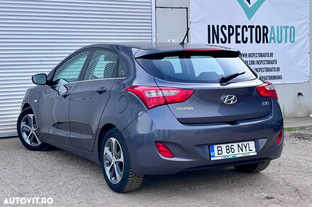 Hyundai i30 blue 1.4 Trend - 10
