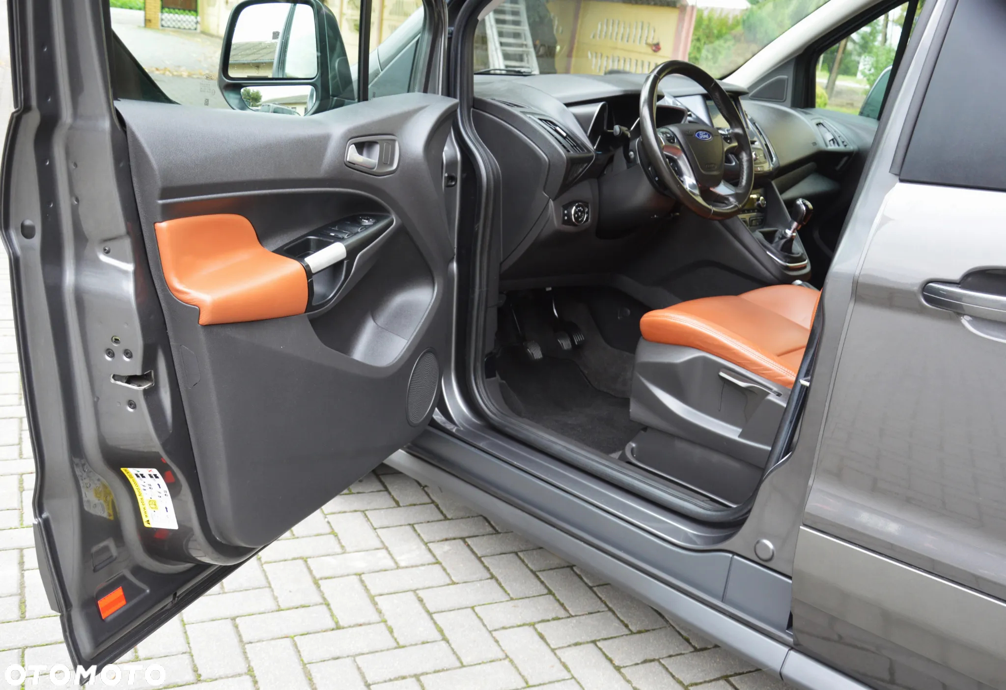Ford Tourneo Connect - 14