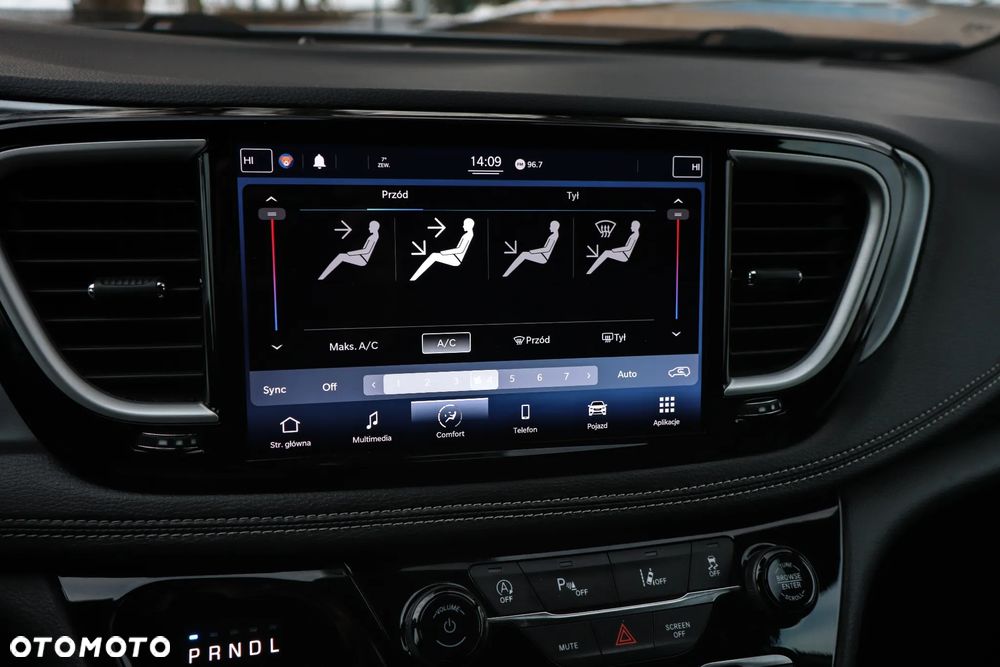 Chrysler Pacifica - 9