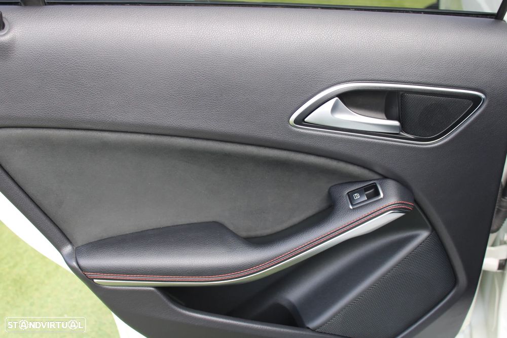 Mercedes-Benz A 45 AMG 4-Matic - 25