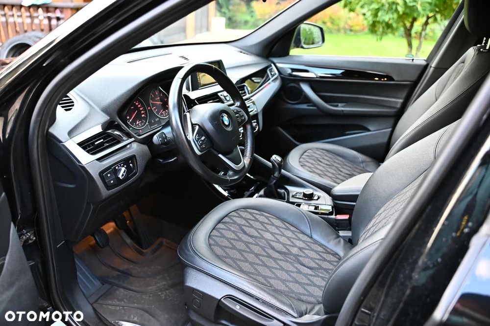 BMW X1 xDrive18d xLine - 16