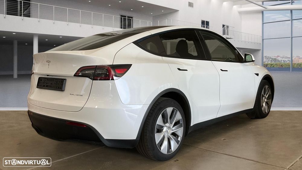 Tesla Model Y Long Range Dual Motor AWD - 2
