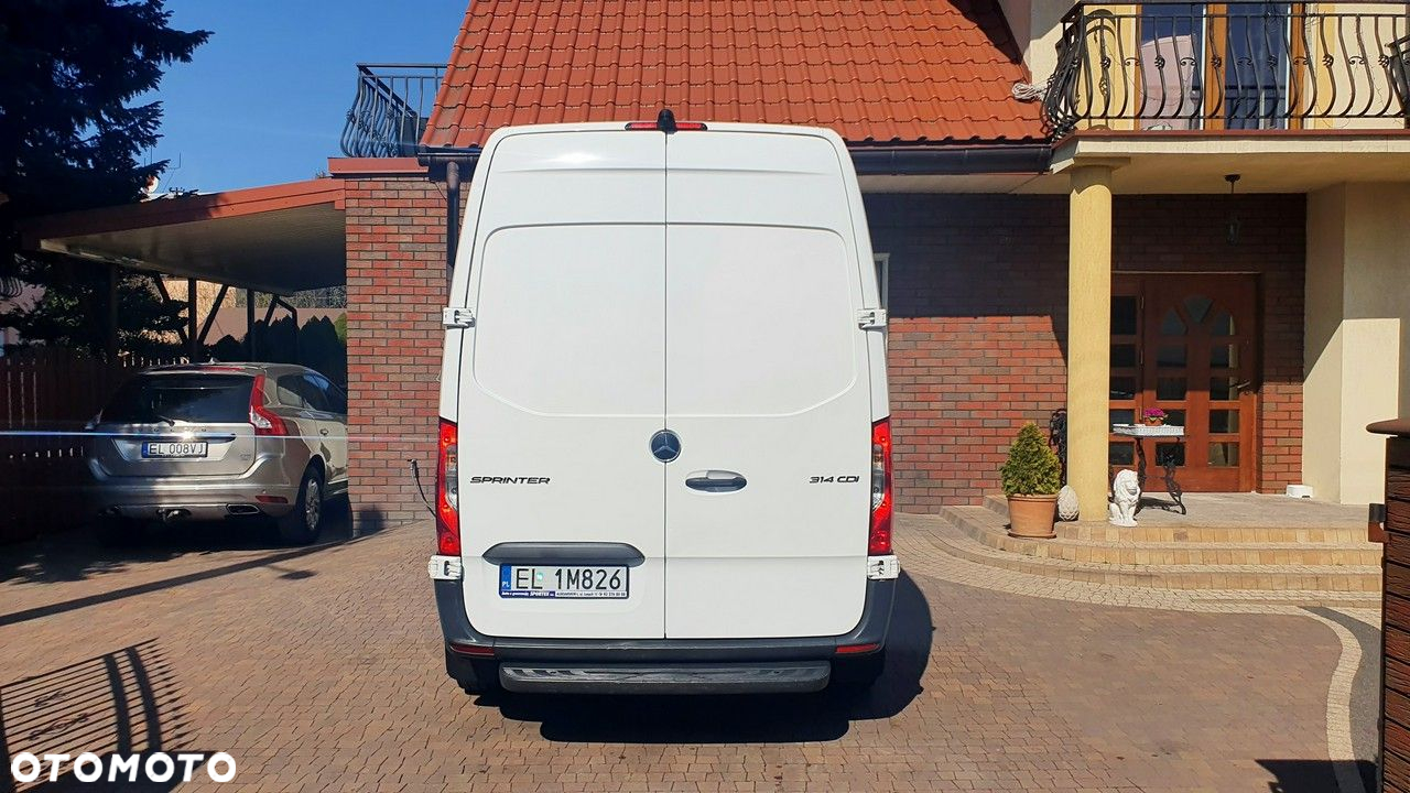 Mercedes-Benz Sprinter - 12