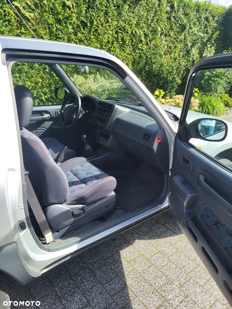 Toyota RAV4 2.0 - 9