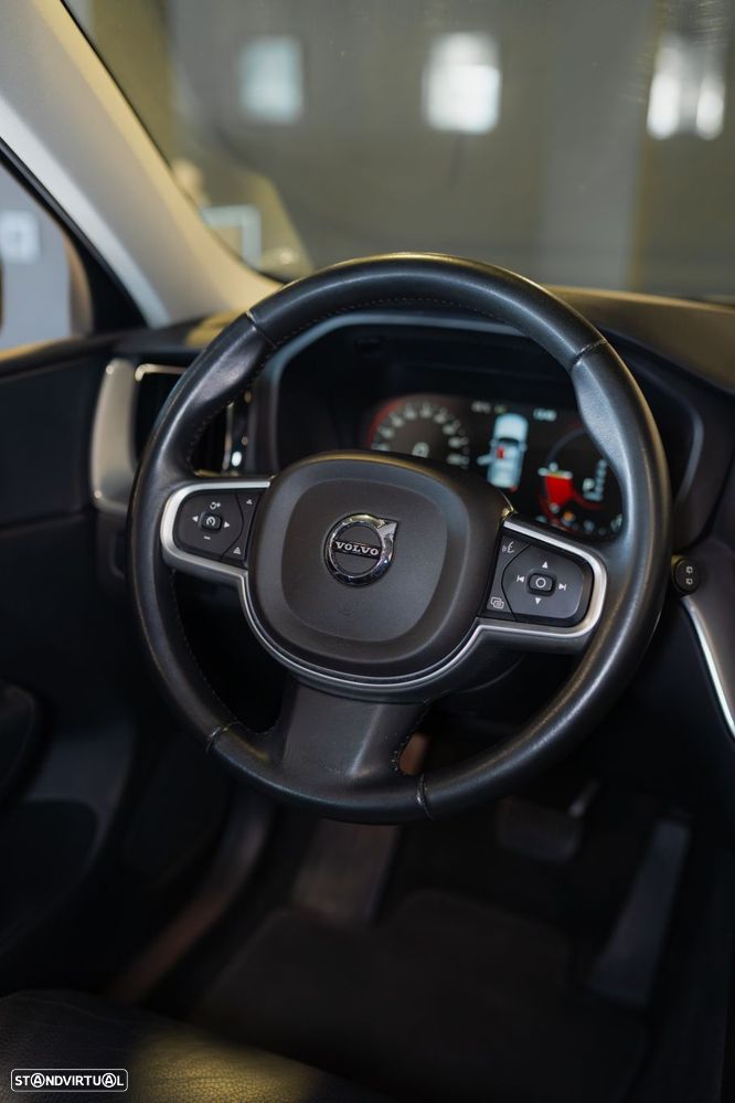 Volvo XC 60 2.0 T8 PHEV Momentum AWD - 29