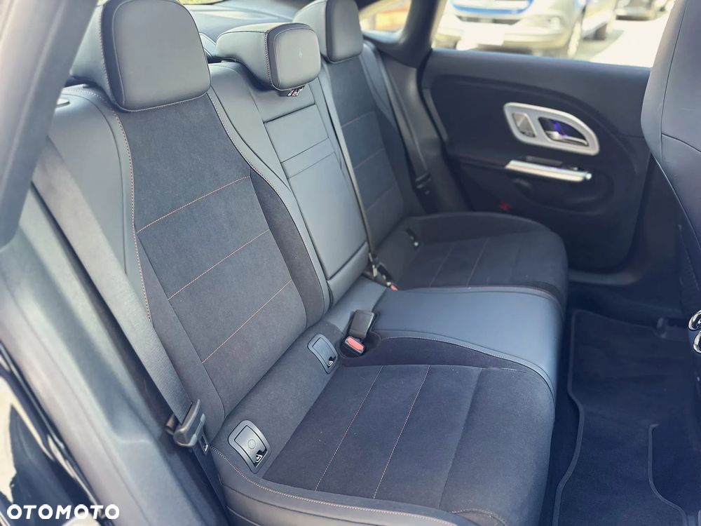 Mercedes-Benz CLA - 28