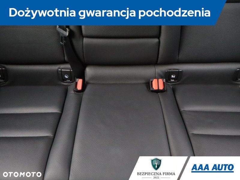 Volvo V60 Cross Country - 12