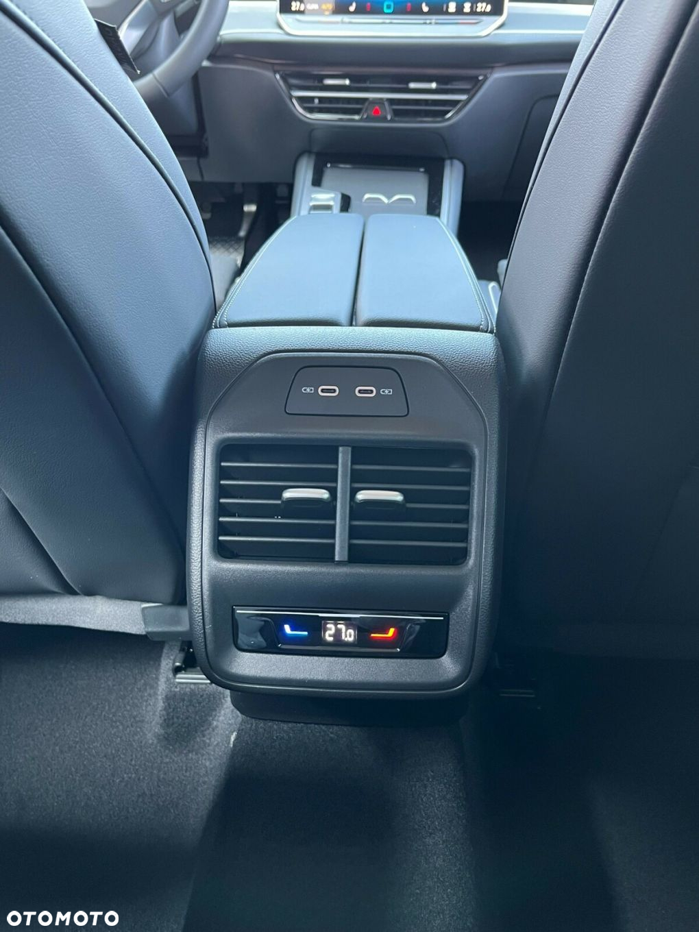 Volkswagen Passat 2.0 TDI SCR Elegance DSG - 13
