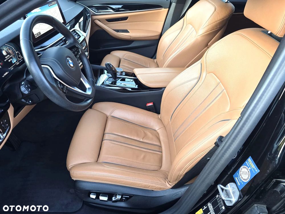 BMW Seria 5 530e Luxury Line sport - 17