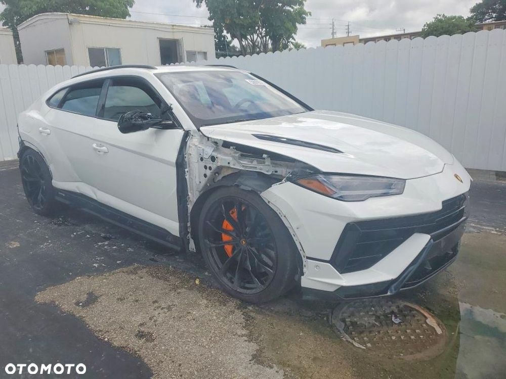 Lamborghini Urus - 5