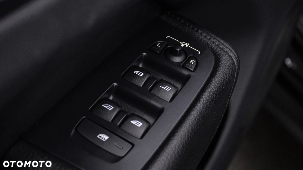 Volvo XC 60 B4 D Momentum Pro - 33