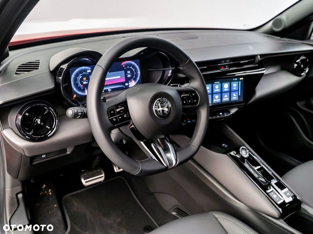Alfa Romeo Junior 1.2 mHEV Ti eDCT - 8