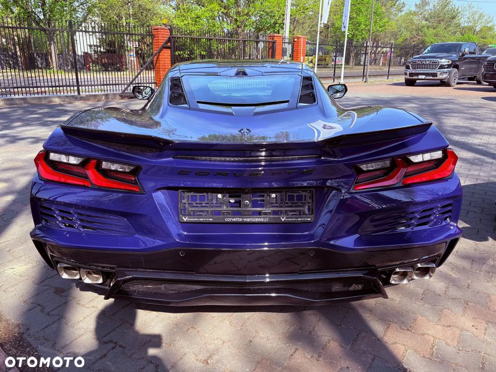 Chevrolet Corvette - 8