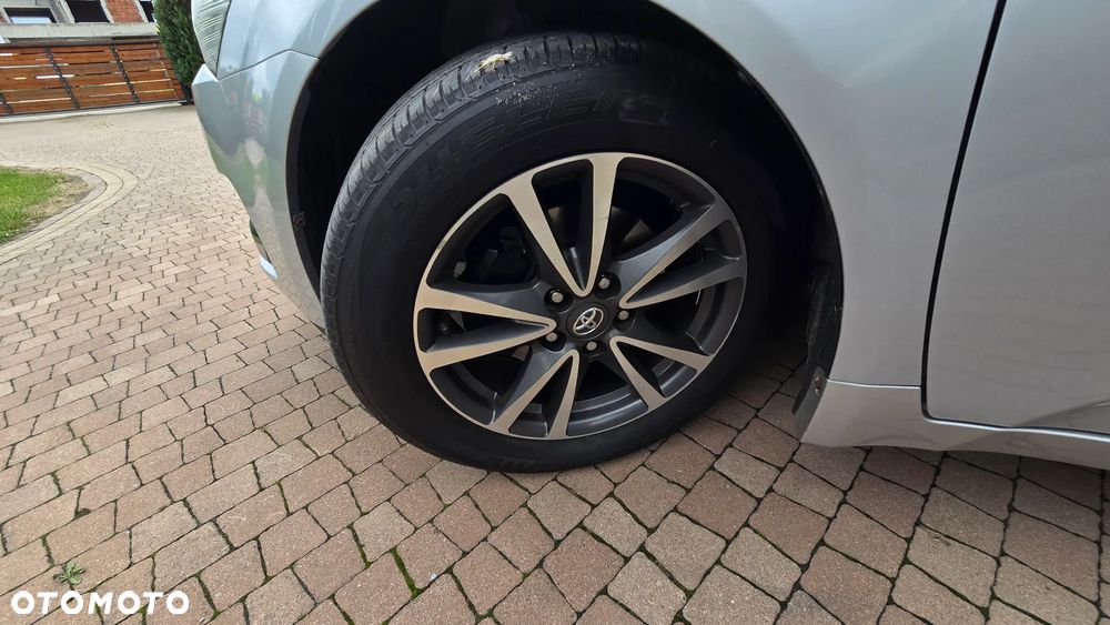 Toyota Avensis - 25