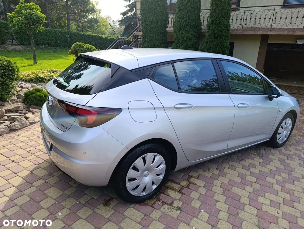 Opel Astra 1.2 T Elegance S&S - 4