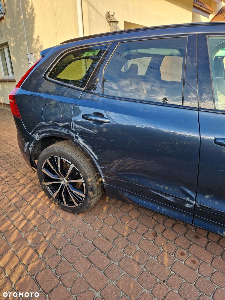Volvo XC 60 B5 B AWD Plus Dark - 4
