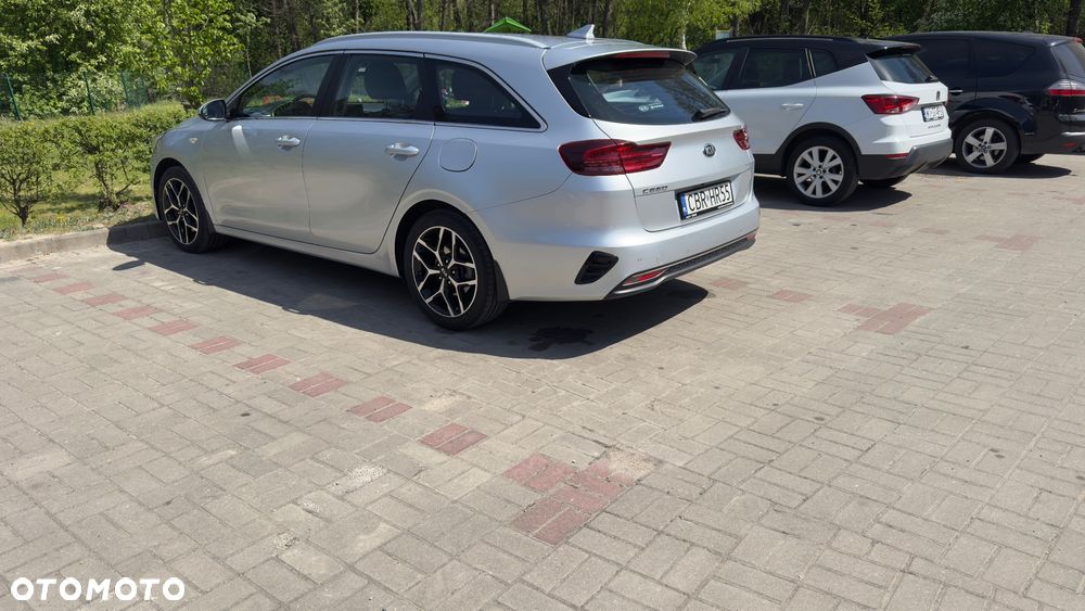 Kia Ceed 1.6 CRDi SCR M - 4