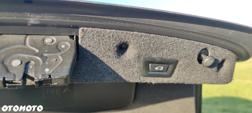 BMW Seria 5 550i xDrive - 13