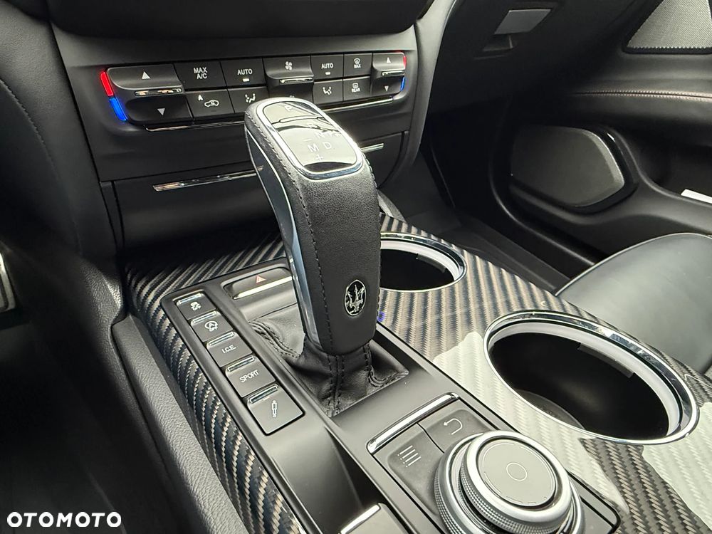 Maserati Ghibli S Q4 GranSport - 12