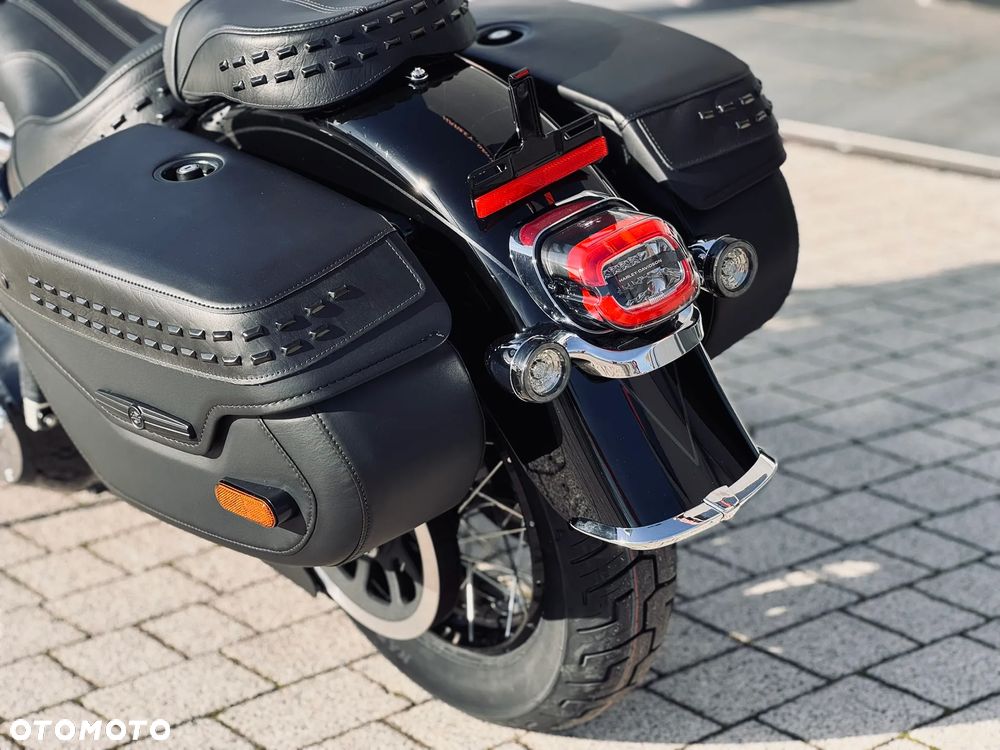 Harley-Davidson Softail Heritage Classic - 24