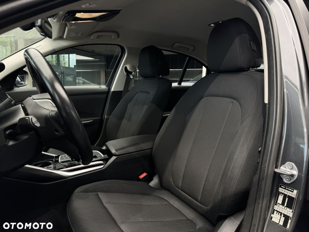 BMW Seria 3 318i - 12