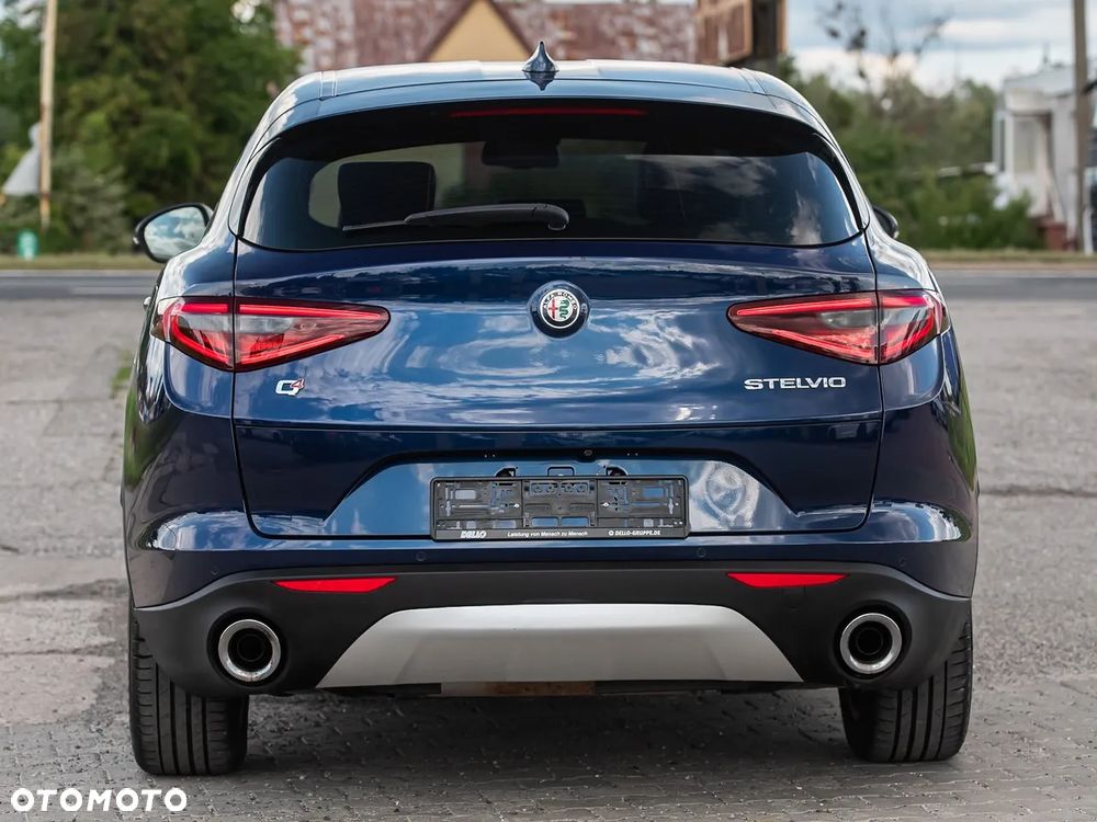 Alfa Romeo Stelvio - 11