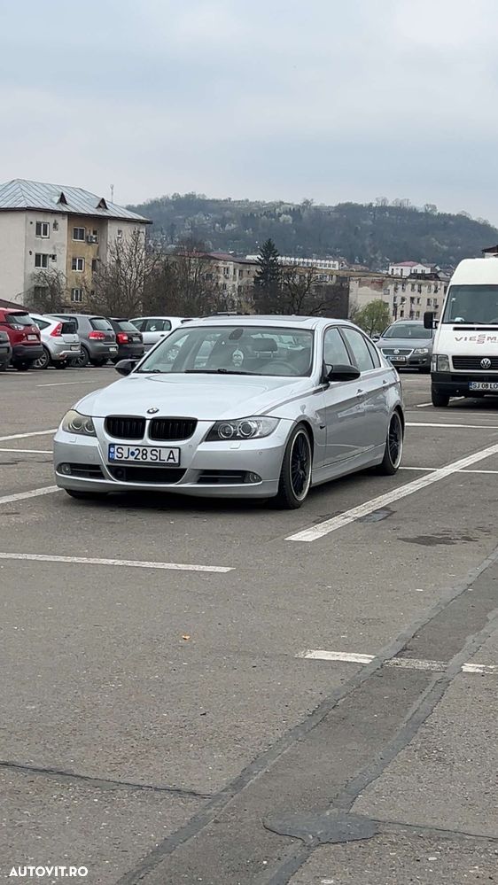 BMW Seria 3 330i - 7