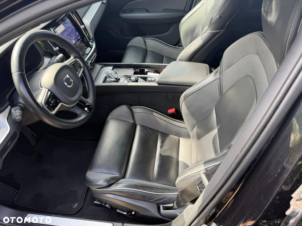 Volvo V60 Cross Country B4 D AWD Geartronic Pro - 12