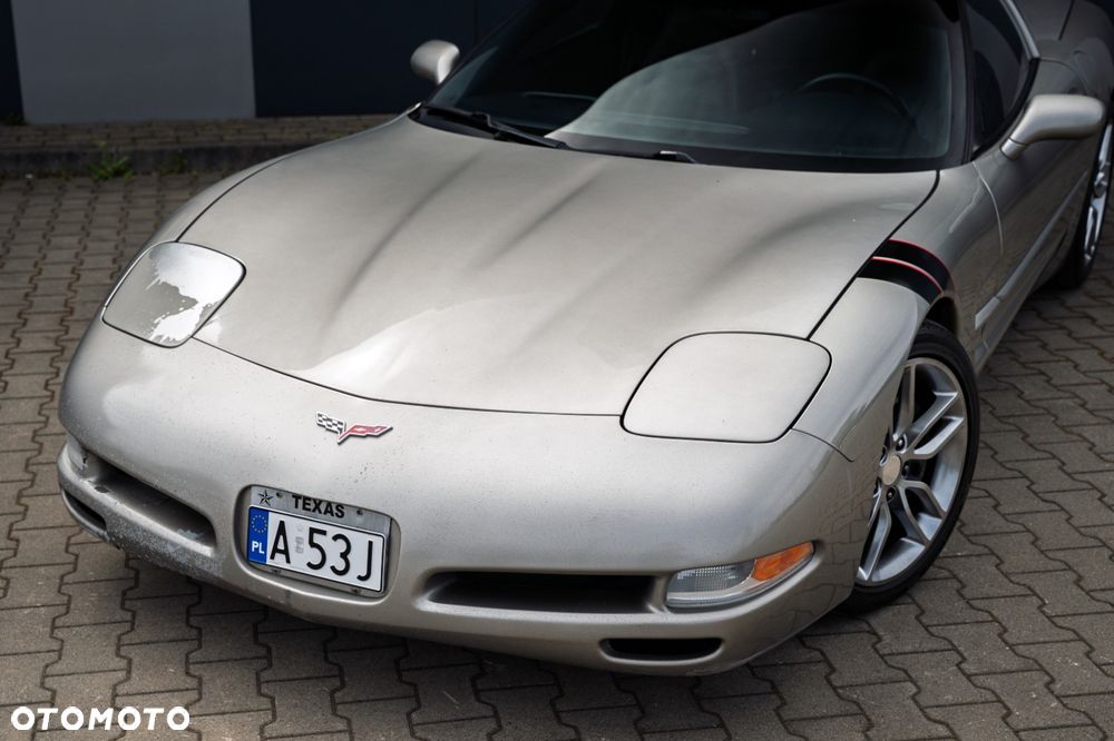 Chevrolet Corvette - 14