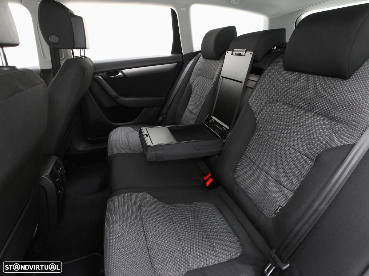 VW Passat Variant 2.0 TDi Confortline - 9