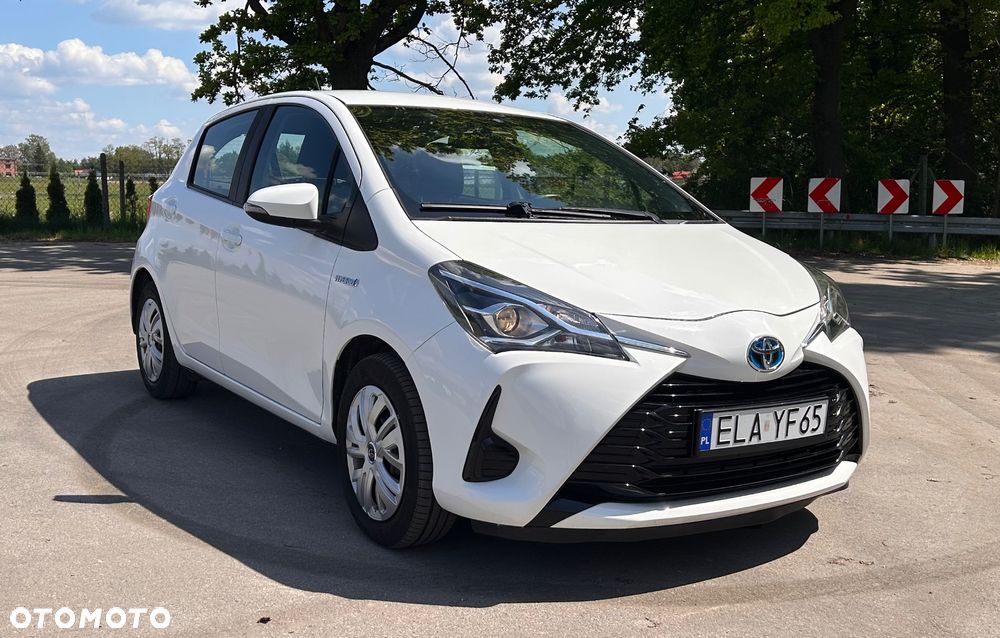 Toyota Yaris Hybrid 100 Premium - 2