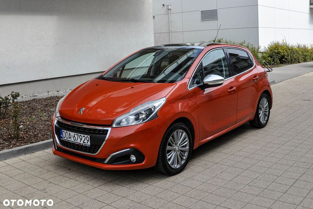 Peugeot 208 - 1