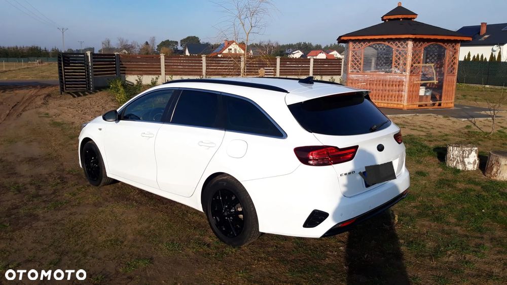 Kia Ceed 1.6 CRDi SCR M - 4