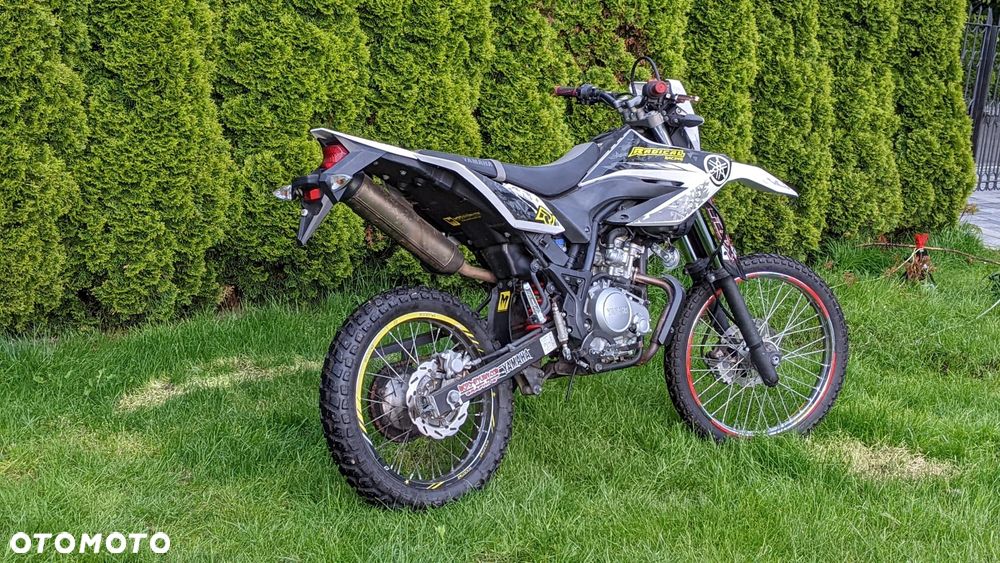 Yamaha WR - 8