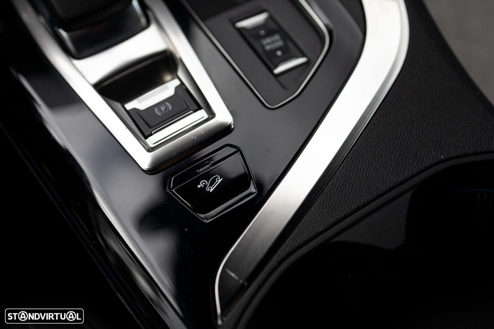 Peugeot 3008 1.6 Hybrid4 GT Pack e-EAT8 - 60