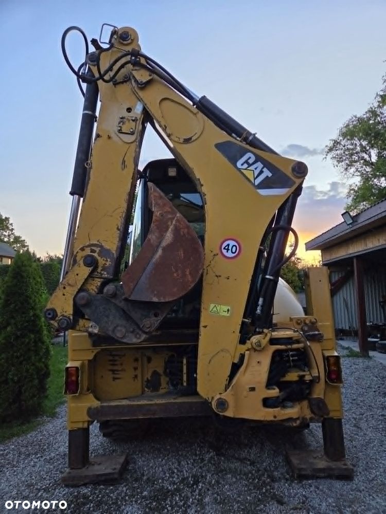 Caterpillar CAT 422E - 6