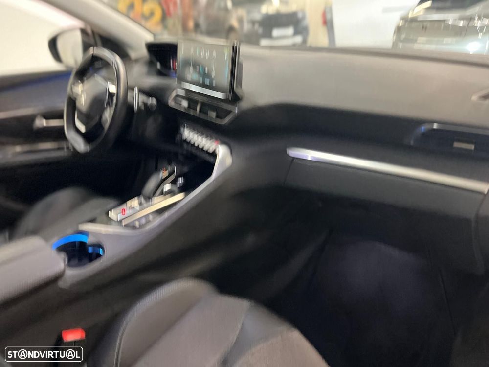 Peugeot 3008 1.6 Hybrid Allure Pack e-EAT8 - 11