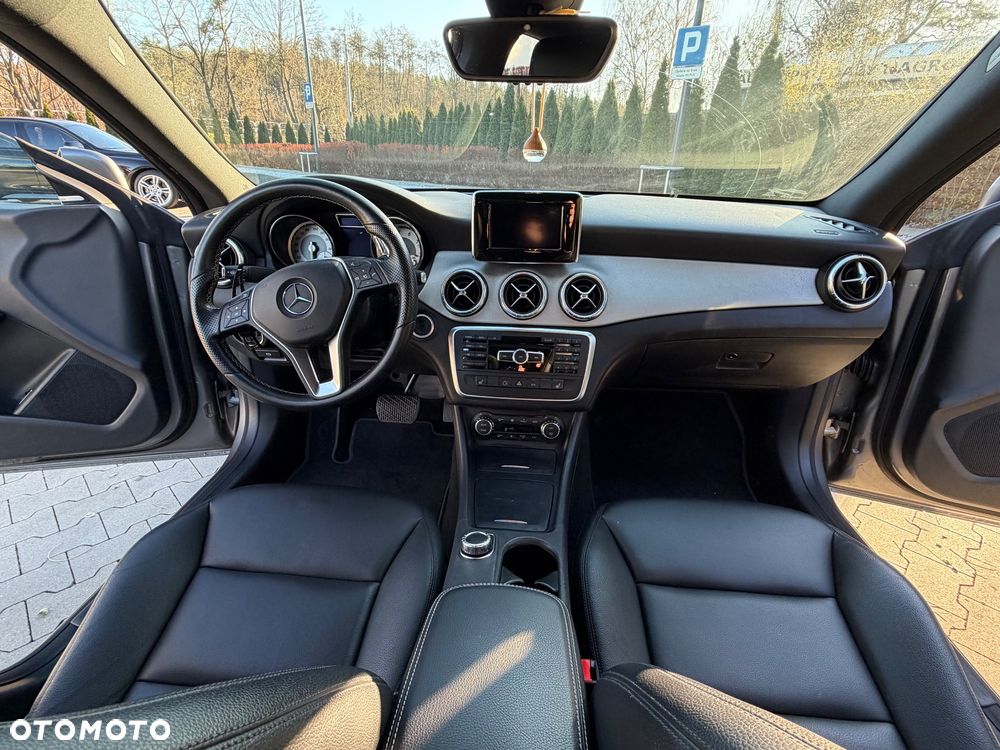 Mercedes-Benz CLA 250 4Matic 7G-DCT Sport - 17