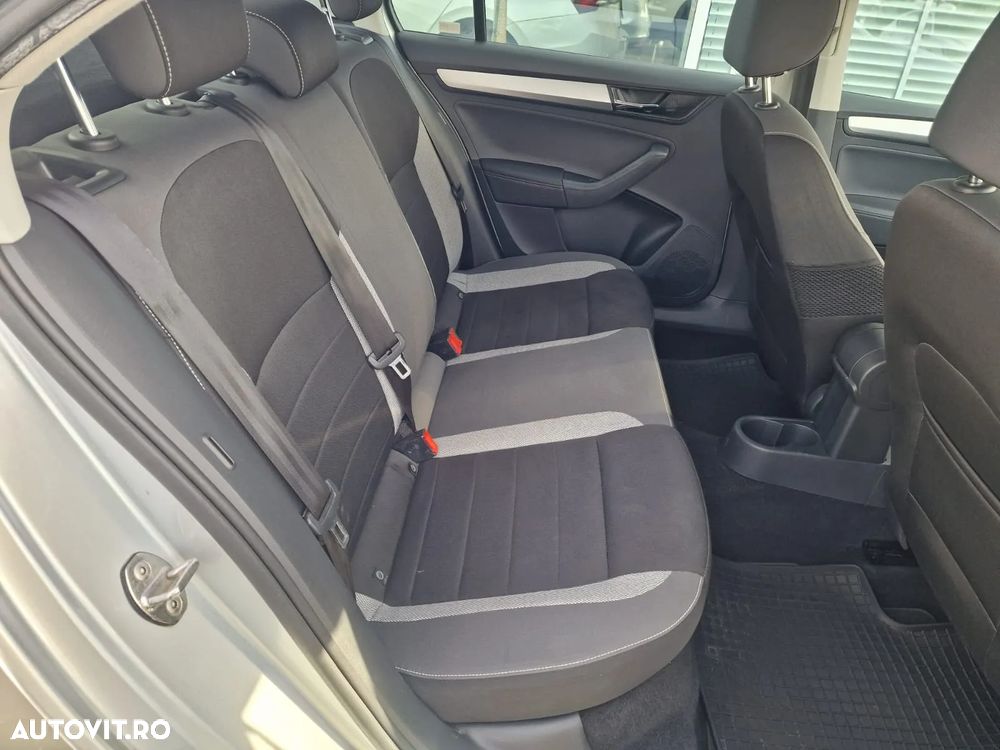 Skoda RAPID 1.0 TSI Style - 26