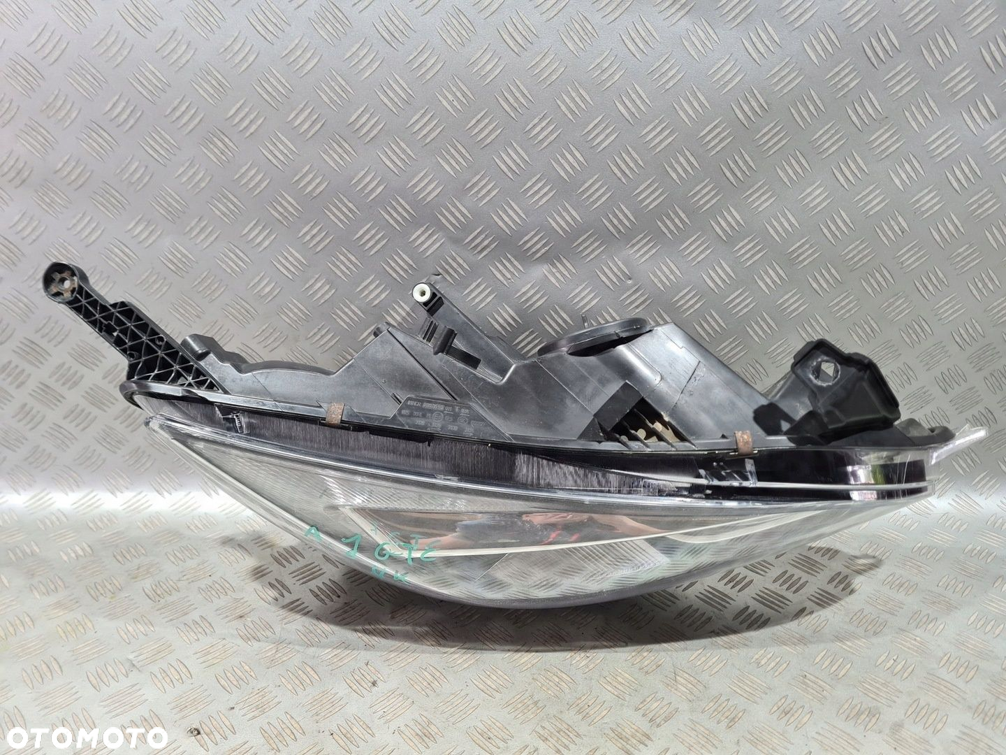 LAMPA PRAWA PRZEDNIA ASTRA J GTC CASCADA ANGLIK - 3