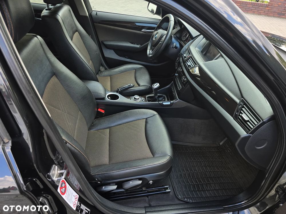 BMW X1 sDrive20i xLine - 20