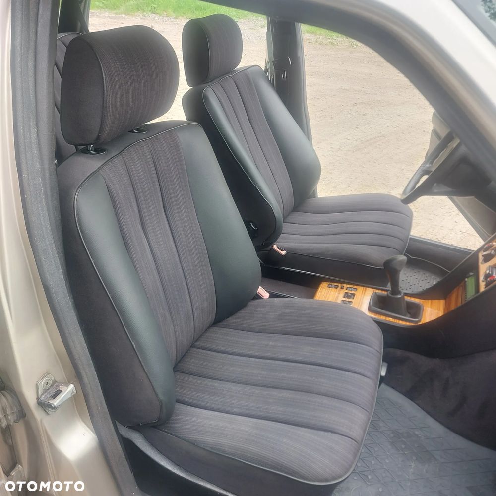 Mercedes-Benz W124 (1984-1993) - 12