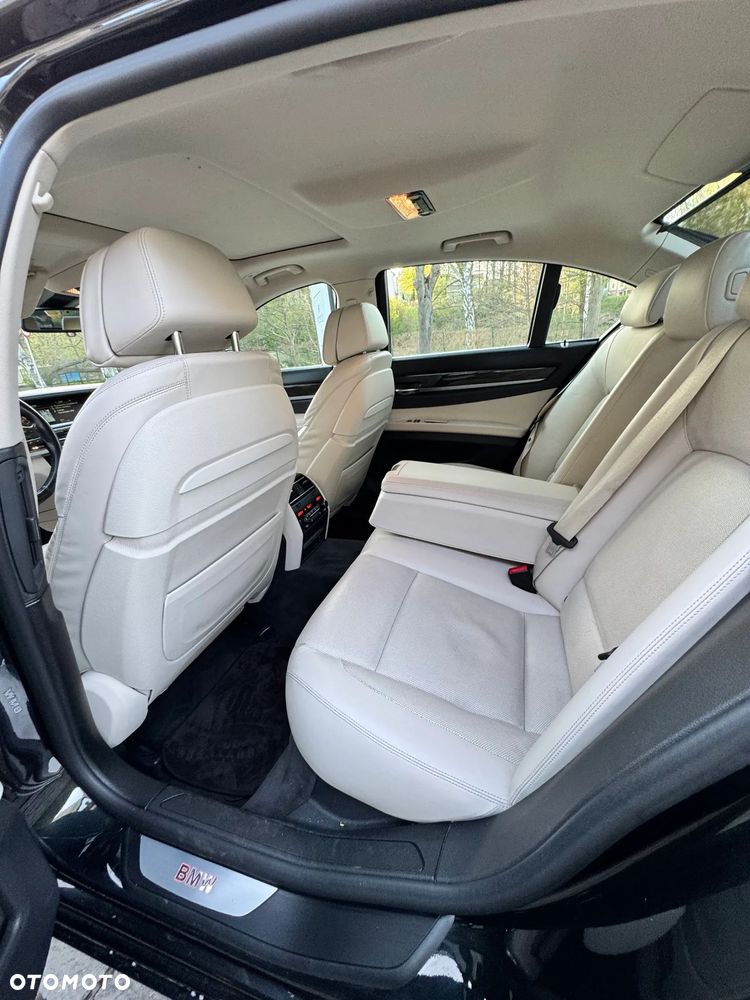 BMW Seria 7 730Ld BluePerformance Edition Exclusive - 12